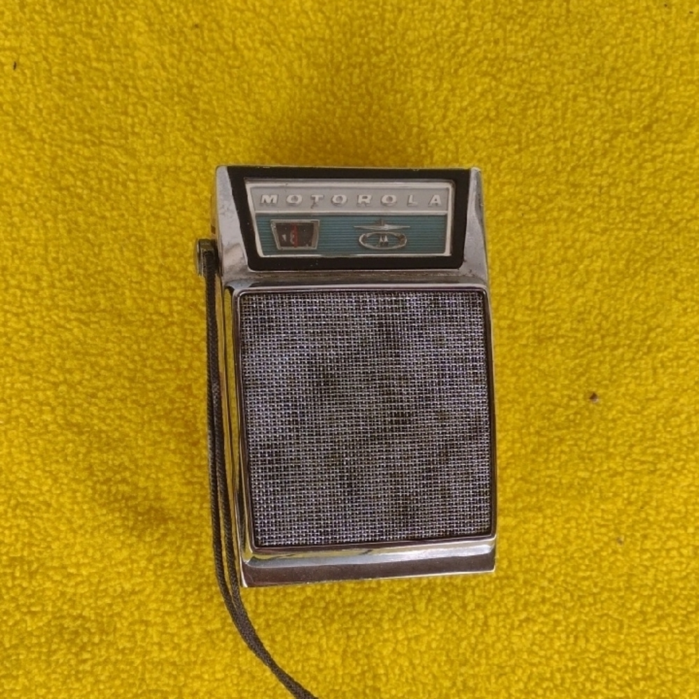 1956Motorola Silver PortableAM Radio